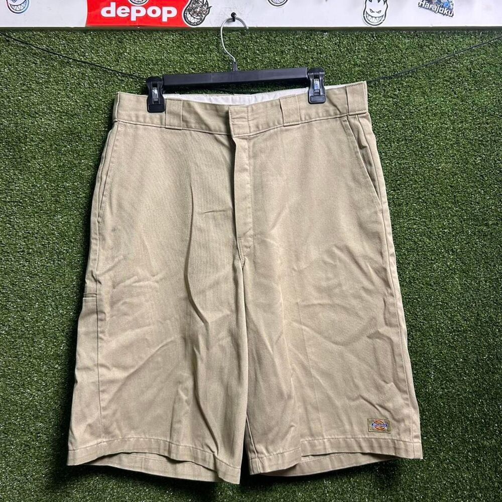 Dickies Men's Tan and Cream Shorts